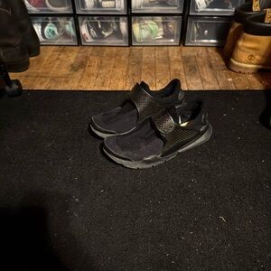 Nike Presto Black Athletic Slip-On Shoes